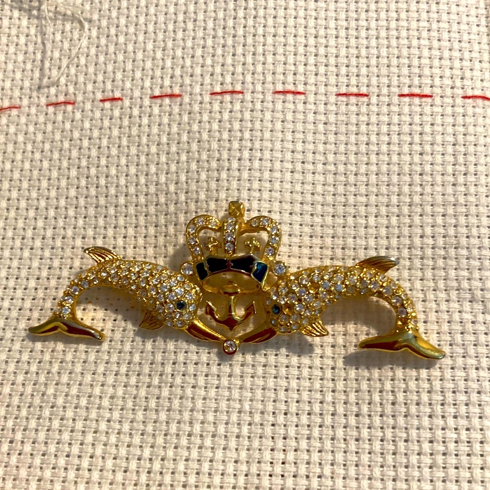 Vintage Carol Lee Dolphin pin. Crystals abound. Navy enamel on crown.